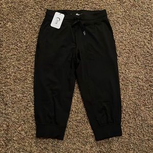 New Zyia Black Ascend Capri Joggers size L retail for $69 
$30